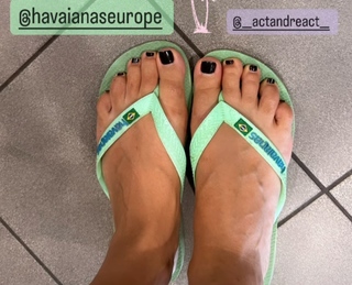 Nikoletta Ralli feet photo thumbnail