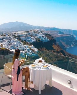 Nikoletta Ralli feet photo thumbnail