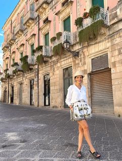 Nikoletta Ralli feet photo thumbnail