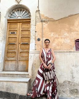 Nikoletta Ralli feet photo thumbnail