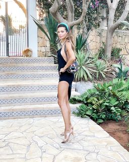 Nikolina Pišek feet photo 2