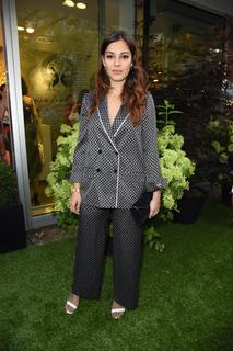 Nilam Farooq feet photo 12