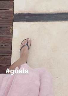 Nilam Farooq feet photo 13