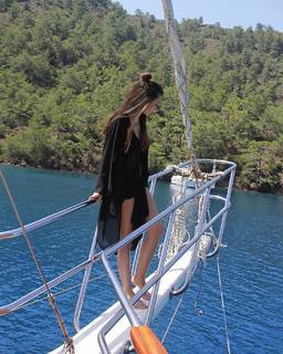 Nilay Cafer feet photo thumbnail