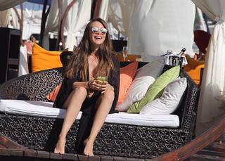 Nilay Cafer feet photo thumbnail