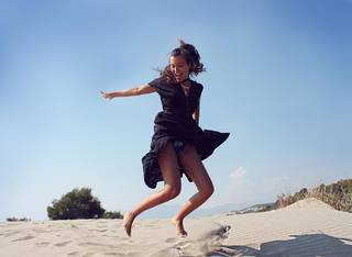 Nilay Cafer feet photo thumbnail