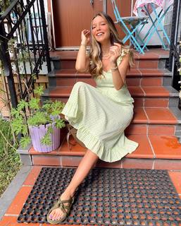Nilay Cafer feet photo thumbnail