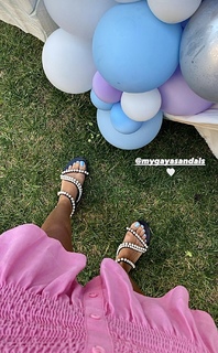 Nilay Cafer feet photo thumbnail