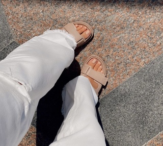 Nilay Cafer feet photo thumbnail