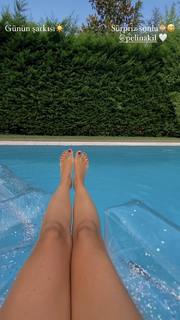 Nilay Cafer feet photo thumbnail