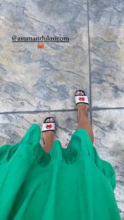 Nilay Cafer feet photo thumbnail