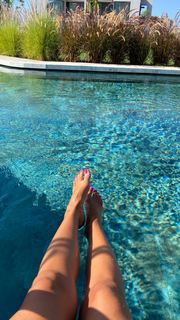 Nilay Cafer feet photo thumbnail