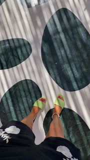 Nilay Cafer feet photo thumbnail