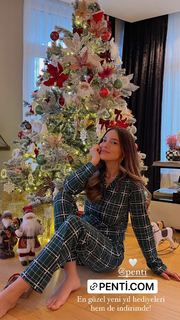 Nilay Cafer feet photo thumbnail