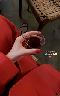 Nilay Cafer feet photo thumbnail
