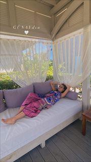 Nilay Cafer feet photo thumbnail