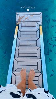 Nilay Cafer feet photo thumbnail