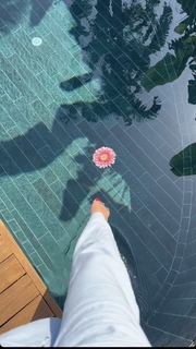 Nilay Cafer feet photo thumbnail