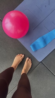Nilay Cafer feet photo thumbnail