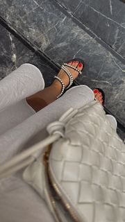 Nilay Cafer feet photo thumbnail