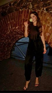 Nilay Cafer feet photo thumbnail