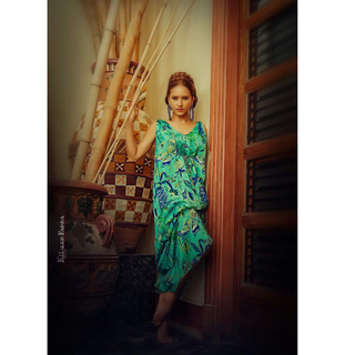 Nilli Karim feet photo thumbnail