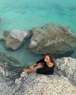 Nilli Karim feet photo thumbnail
