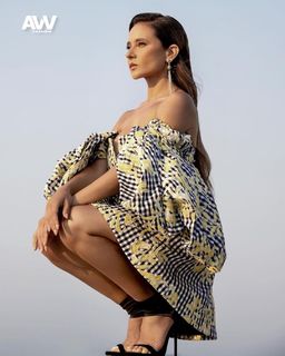 Nilli Karim feet photo thumbnail