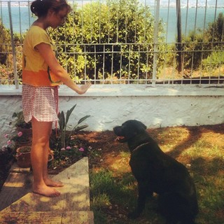 Nilperi Sahinkaya feet photo thumbnail