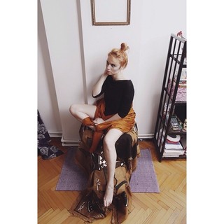 Nilperi Sahinkaya feet photo thumbnail