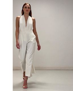 Nilperi Sahinkaya feet photo thumbnail