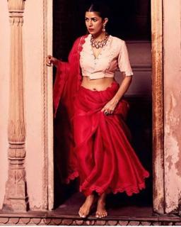 Nimrat Kaur feet photo thumbnail