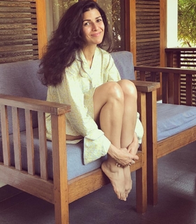 Nimrat Kaur feet photo thumbnail