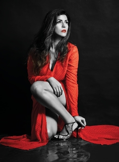 Nimrat Kaur feet photo thumbnail