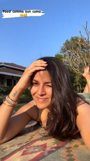 Nimrat Kaur feet photo thumbnail