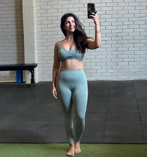 Nimrat Kaur feet photo thumbnail