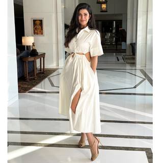 Nimrat Kaur feet photo thumbnail