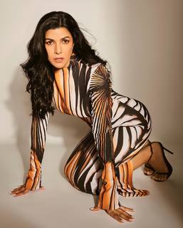 Nimrat Kaur feet photo thumbnail