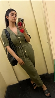 Nimrat Kaur feet photo thumbnail