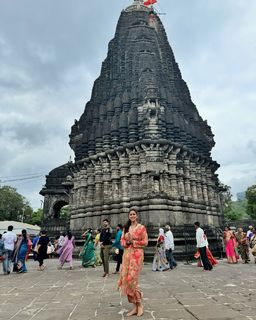 Nimrat Kaur feet photo thumbnail