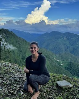 Nimrat Kaur feet photo thumbnail