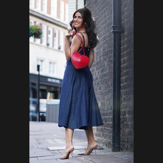 Nimrat Kaur feet photo thumbnail