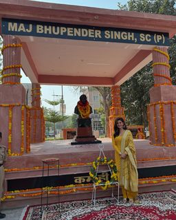 Nimrat Kaur feet photo thumbnail