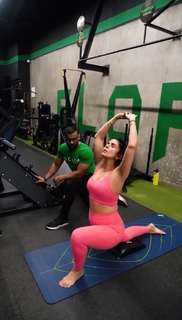 Nimrat Kaur feet photo thumbnail