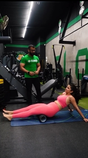 Nimrat Kaur feet photo thumbnail