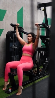 Nimrat Kaur feet photo thumbnail