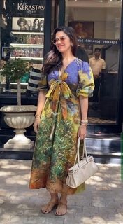 Nimrat Kaur feet photo thumbnail