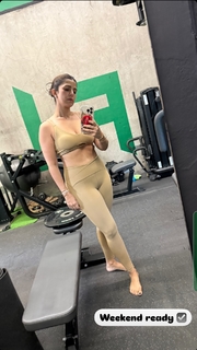 Nimrat Kaur feet photo thumbnail