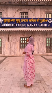 Nimrat Kaur feet photo thumbnail