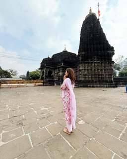 Nimrat Kaur feet photo thumbnail